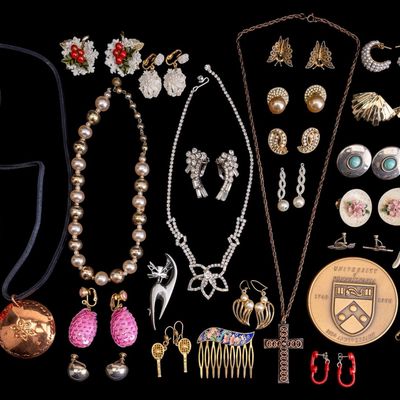 Sale Photo Thumbnail #484: Large Variety of Costume Jewelry and Accessories