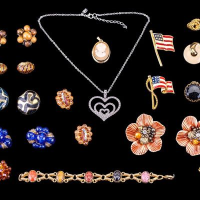 Sale Photo Thumbnail #436: Vintage Estate Jewelry