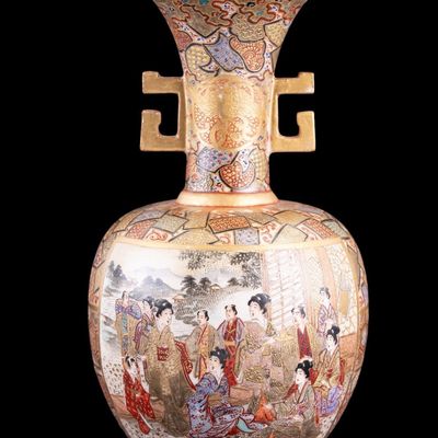 Sale Photo Thumbnail #218: Japanese Antique Satsuma Earthnware Vase