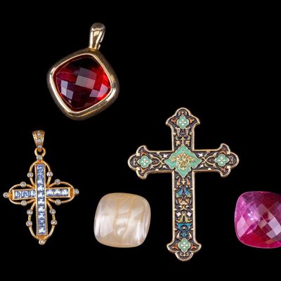 Sale Photo Thumbnail #432: Designer Fashion Pendants