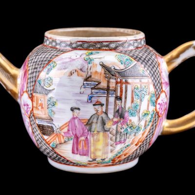 Sale Photo Thumbnail #249: Qianlong Period Chinese Export Porcelain Teapot
