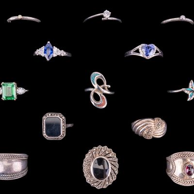 Sale Photo Thumbnail #556: 13 Silver Women's Rings