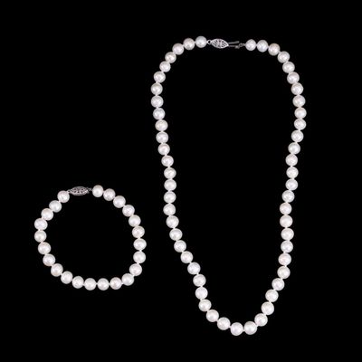 Sale Photo Thumbnail #492: Pearl Necklace & Bracelet