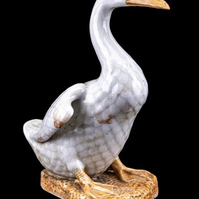 Sale Photo Thumbnail #164: Antique Chinese Export Porcelain Duck Figurine
