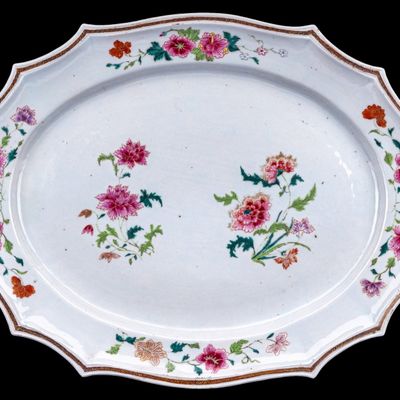 Sale Photo Thumbnail #247: Early Chinese Export Famille Rose Platter