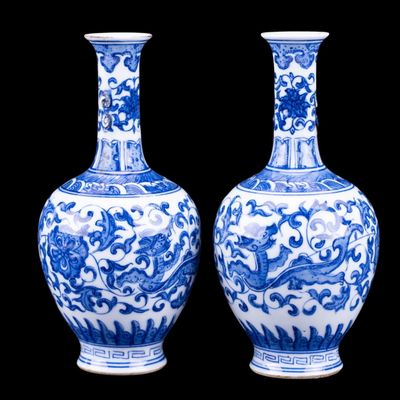 Sale Photo Thumbnail #225: Pair of Chinese Blue and White Porcelain Vases