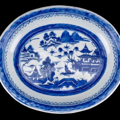 Sale Photo Thumbnail #242: Antique Chinese Export Blue and White Oval Tray
