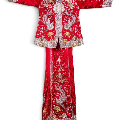 Sale Photo Thumbnail #324: Traditional Chinese Qun Kwa (Wedding Dress)