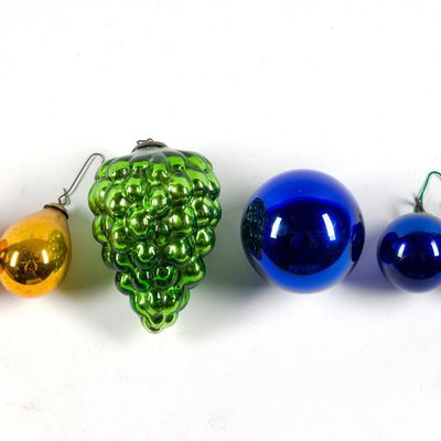 Sale Photo Thumbnail #16: 6 Antique Kugel Mercury Glass Ornaments