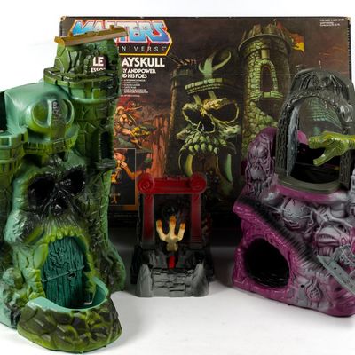 Sale Photo Thumbnail #54: Masters of the Universe Playset
