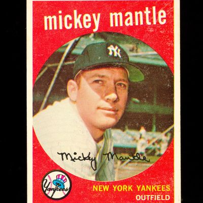 Sale Photo Thumbnail #220: Topps Mickey Mantle Baseball Card