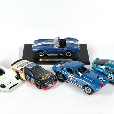 Sale Photo Thumbnail #149: 5 Die-Cast Toy Cars