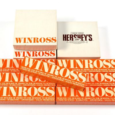 Sale Photo Thumbnail #101: 10 Vintage Winross Trucks Hershey's Reese's Amazin Fruit
