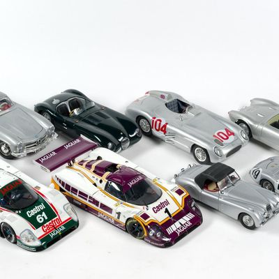 Sale Photo Thumbnail #171: 8 Die-Cast Toy Cars incl Jaguar