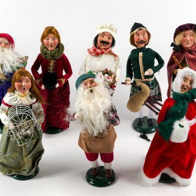 Sale Photo Thumbnail #121: Byers' Choice Carolers
