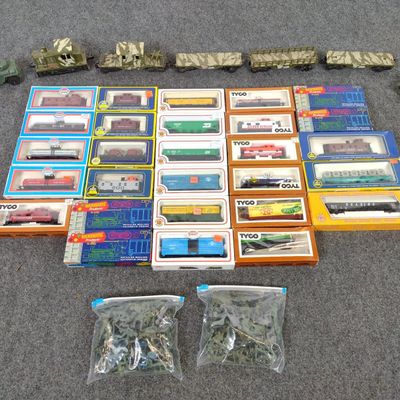 Sale Photo Thumbnail #185: 28 HO Scale Trains In OB's & Lionel Military Trains With Plastic Army Men