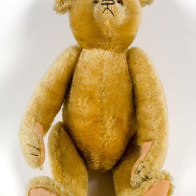 Sale Photo Thumbnail #113: Antique German Steiff Jointed Plush Teddy Bear