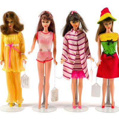 Sale Photo Thumbnail #25: 4 Modern Era Barbies