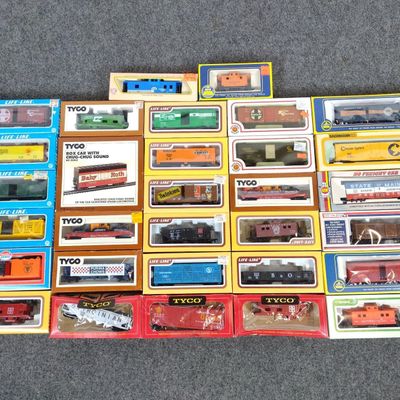 Sale Photo Thumbnail #184: 31 Boxes HO Gauge Trains Incl. Tyco & AHM
