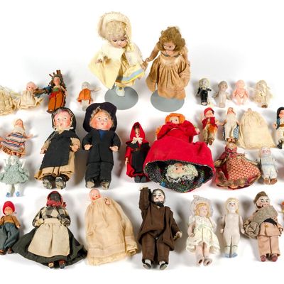 Sale Photo Thumbnail #282: Dolls