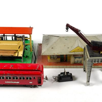 Sale Photo Thumbnail #76: 3 Lionel O Gauge Buildings Incl #164 Lumber Shed