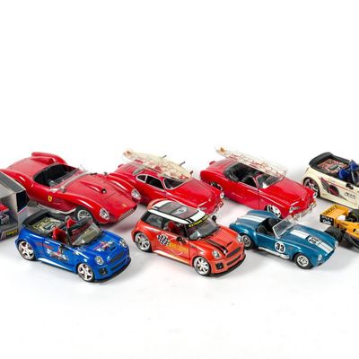 Sale Photo Thumbnail #172: 9 Die-Cast Cars incl Audi