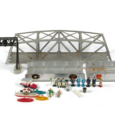 Sale Photo Thumbnail #72: O Gauge Metal Bridges & Lead Figurines