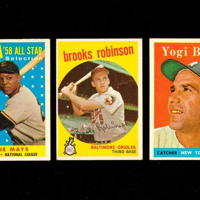 Sale Photo Thumbnail #224: Willie Mays Brooks Robinson Yogi Berra Baseball Cards