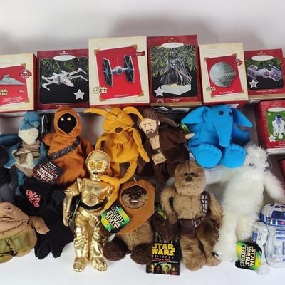 Sale Photo Thumbnail #202: Star Wars Ornaments and Plush Characters
