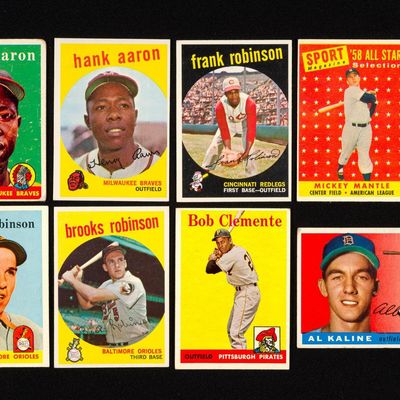 Sale Photo Thumbnail #217: 8 Topps Baseball Cards Incl. Bob Clemente Hank Aaron Mickey Mantle
