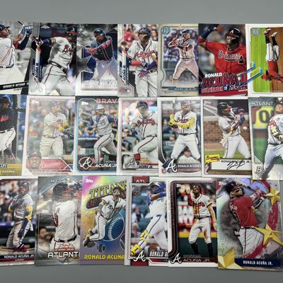 (20) Ronald Acuna Jr. Baseball Cards