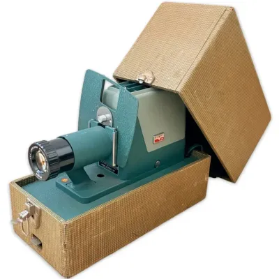 Vintage argus 300 slide projector w case