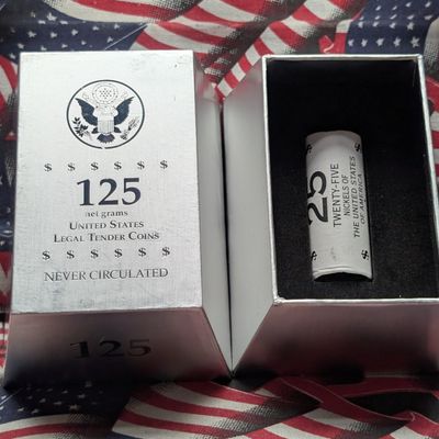 Roll of (25) Brilliant Uncirculated 2005-P Jefferson Peace Nickels in Display Box