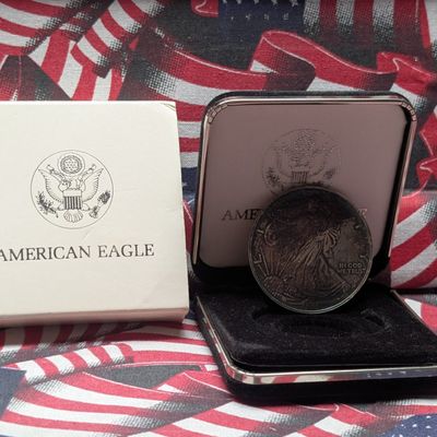 Sale Photo Thumbnail #339: 1995 American Silver Eagle One Troy Oz. .999 Fine Silver In OGP - No COA