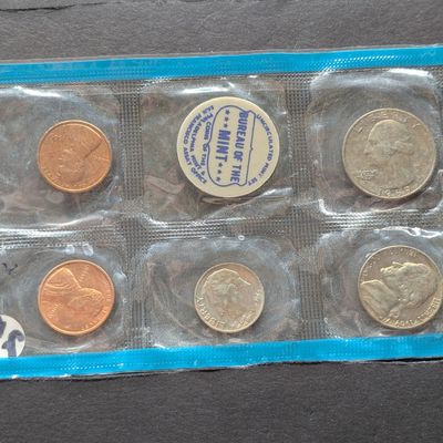 Sale Photo Thumbnail #124: 1969-P Only U.S. Mint Uncirculated Coin Set - Includes "S" Mint Mark Cent
