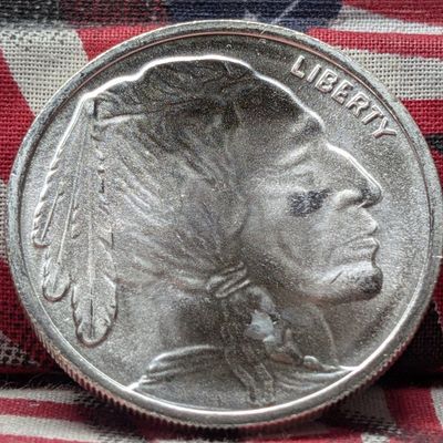 Sale Photo Thumbnail #192: One Troy Oz. .9999 Fine Silver Buffalo Style Round