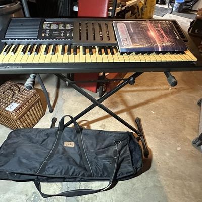 Sale Photo Thumbnail #68: Yamaha PSR-83 Keyboard