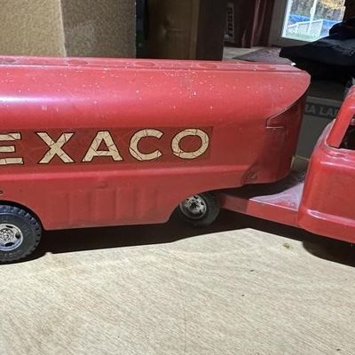 Sale Photo Thumbnail #100: 1950s Buddy L Texaco Tanker Truck