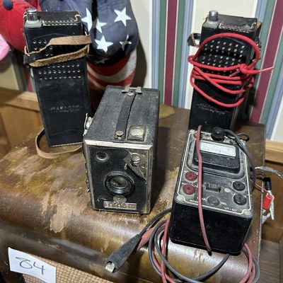 Sale Photo Thumbnail #83: Vintage Electronics and Camera Lot