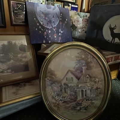Sale Photo Thumbnail #117: Wall Art Lot