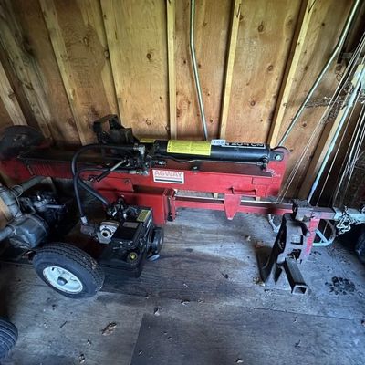 Sale Photo Thumbnail #183: Agway 20-Ton Hydraulic Log Splitter