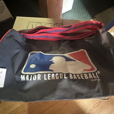 Sale Photo Thumbnail #132: 2000 Major League Baseball Duffel Bag