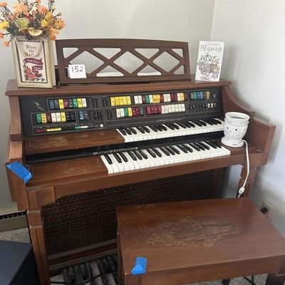 Sale Photo Thumbnail #148: Lowrey Symphonic Holiday Electronic Organ