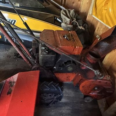 Sale Photo Thumbnail #188: Simplicity Sno-Away 21" Dual-Stage Snowblower