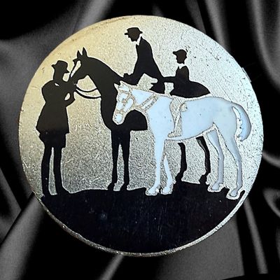 Sale Photo Thumbnail #166: A DIVISION ONE PICTORIAL ENAMEL BUTTON