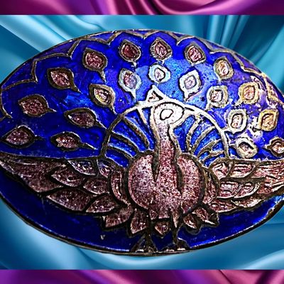 Sale Photo Thumbnail #201: A DIVISION ONE COLORFUL ENAMEL BIRD BUTTON.