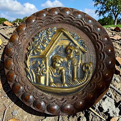 Sale Photo Thumbnail #263: A DIVISION ONE WOOD AND BRASS PICTORIAL BUTTON