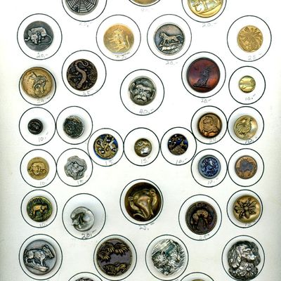 Sale Photo Thumbnail #392: A CARD OF DIVISI0ON ONE & THREE ASORTED ANIMAL BUTTONS