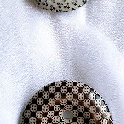 Sale Photo Thumbnail #235: A SMALL CARD OF DIVISION ONE CALICO CHINA BUTTONS