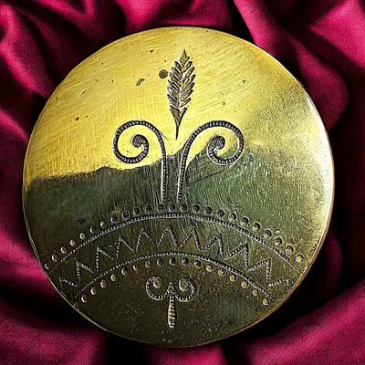 Sale Photo Thumbnail #274: A DIVISION ONE BRASS COATED COPPER BUTTON